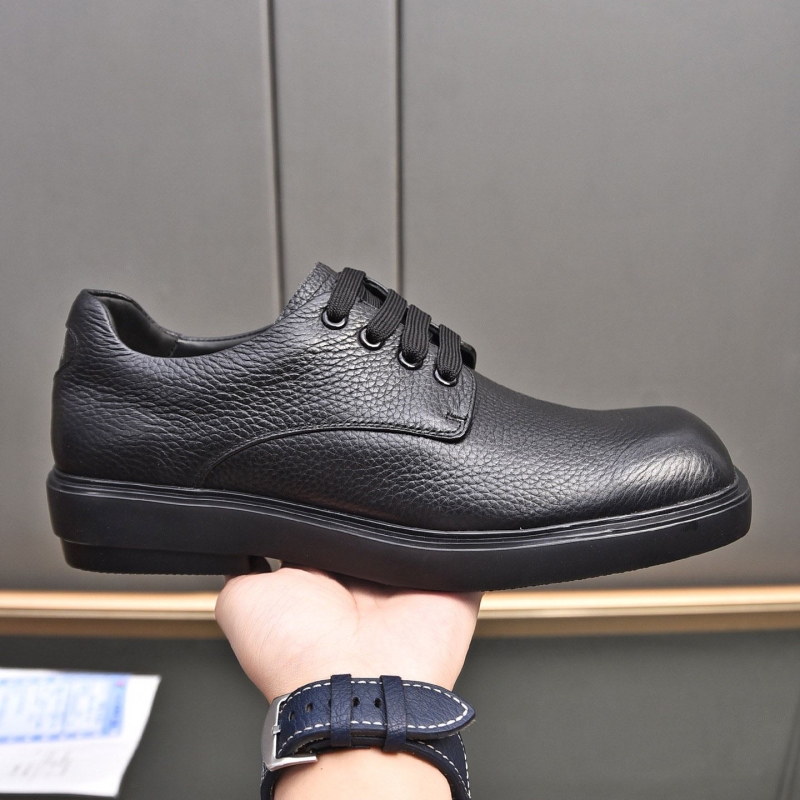 Pra*a leather shoes